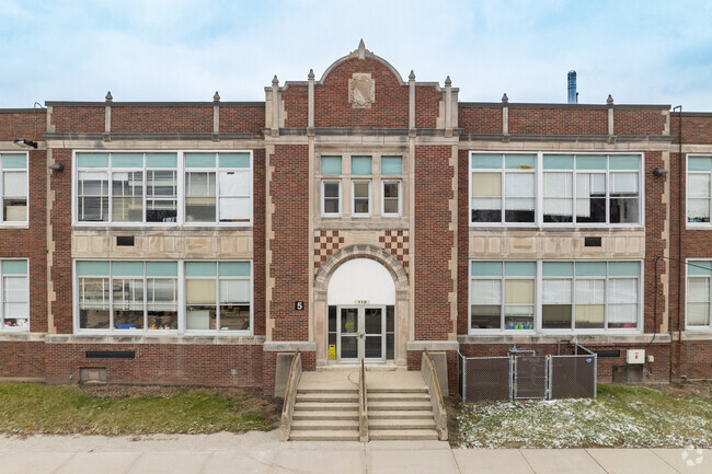 Washington Elementary School serves grades K-5 and has over 400 students.