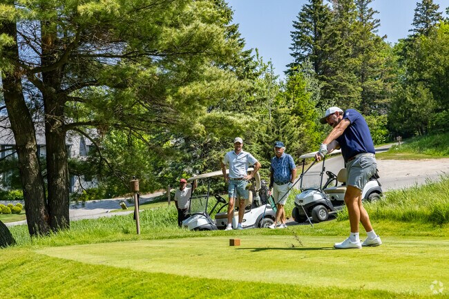 Crystal Downs Country Club is a challengin 18-hole gold course that has operated since 1929.