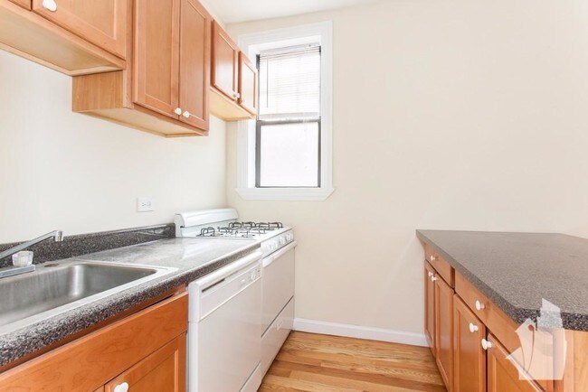719 W Barry Ave unit 723-B3, Chicago, IL 60657 - photo 6