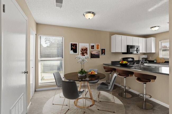 2601 Duncan Chapel Rd unit F-302, Greenville, SC 29617 - photo 3