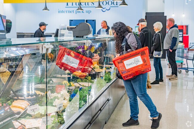 Pruett’s Food near Community 2000 offers a variety of fresh groceries for locals.