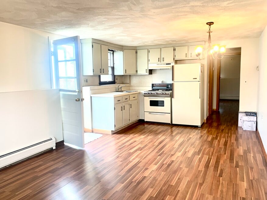 93 Sigourney St unit 1, Revere, MA 02151 - photo 1