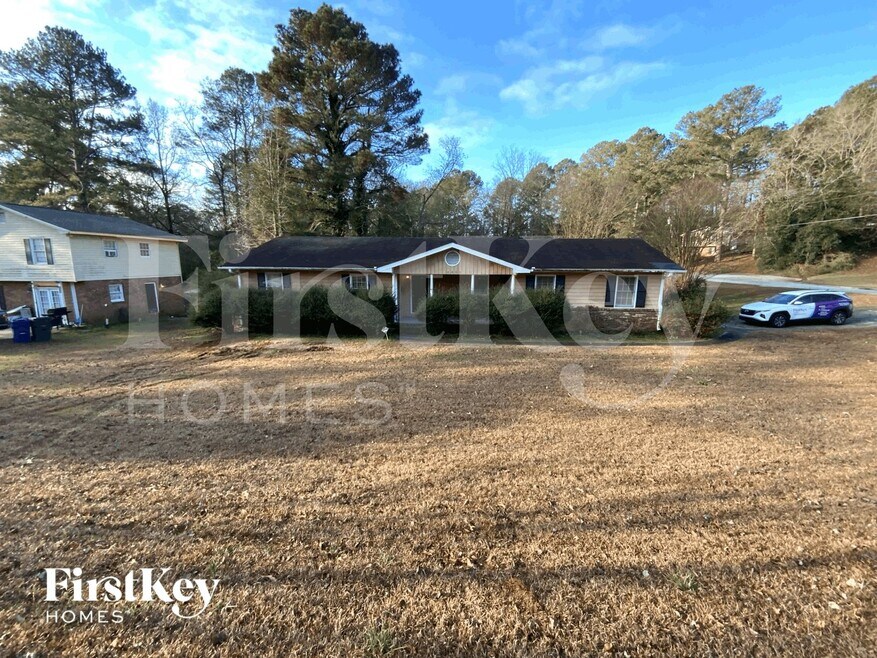 4005 Huddersfield Dr SW, Snellville, GA 30039 - photo 1