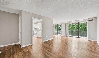 260 S Reynolds St, Alexandria, VA 22304