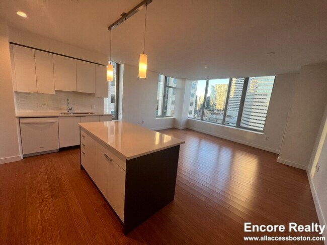 120 Kingston St unit 1805, Boston, MA 02111 - photo 4