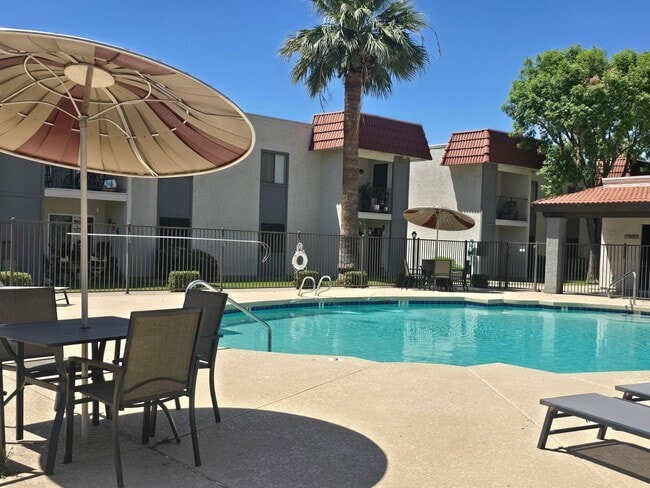 Hidden Village, Glendale, AZ 85302 - photo 4