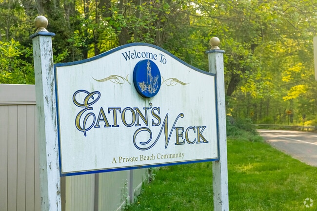 In 1637, Theophilus Eaton, a wealthy merchant, acquired the land from the Matinecock tribe.