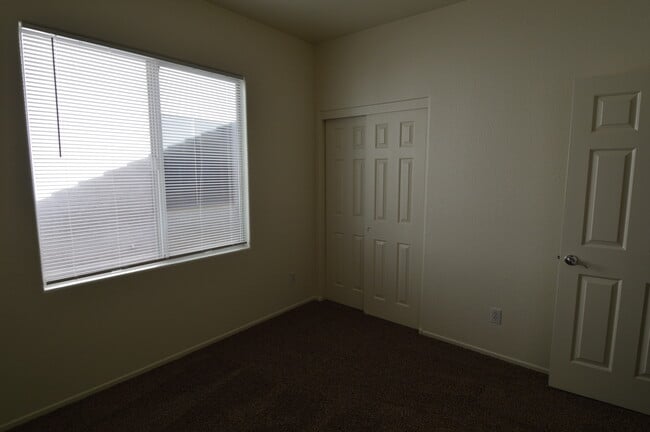 3534 Tundra Swan St, Las Vegas, NV 89122 - photo 6