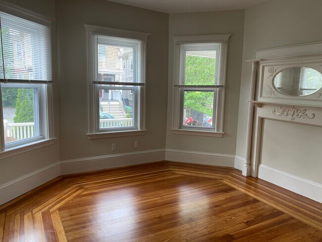 37 Bromfield Rd unit 1, Somerville, MA 02144 - photo 5
