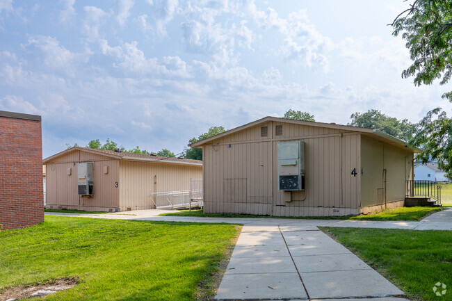 To meet student needs Bancroft Elementary has several additional buildings on campus.