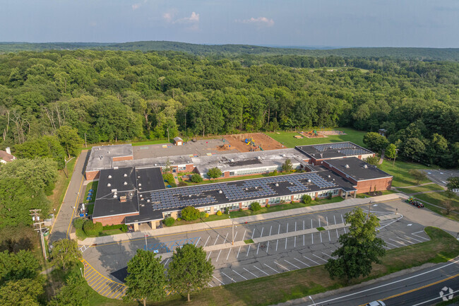 Ironia Elementary School has a large quiet campus for students.