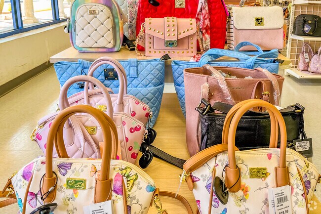 There's plenty of shopping at Belle's Outlet at Florida Keys Outlet.