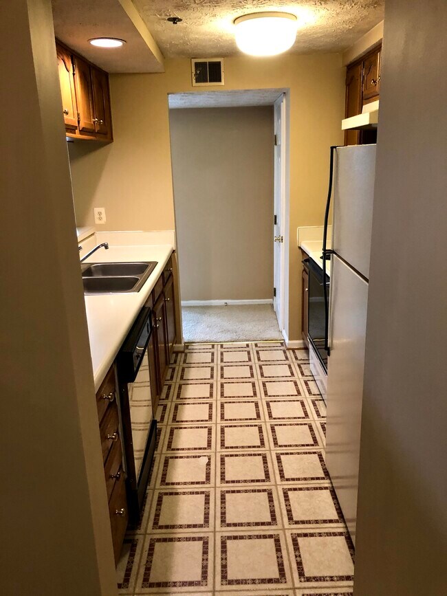 601 Himes Ave unit 102, Frederick, MD 21703 - photo 3