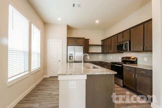 9835 Willow Creek Commerce Dr, Tomball, TX 77375 - photo 4