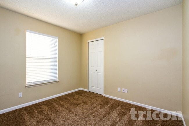 151 Snowflake Cir, Greenwood, IN 46143 - photo 6