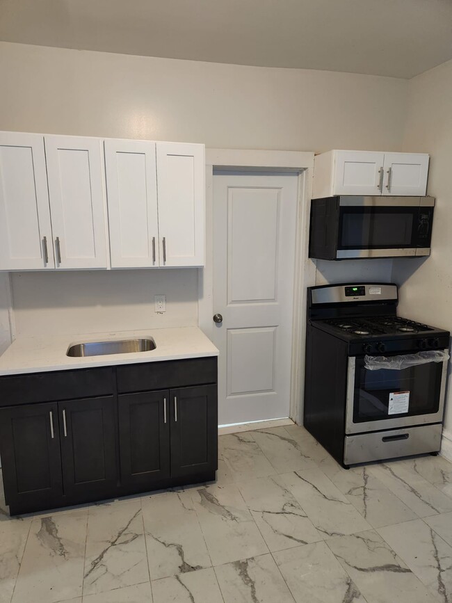 17 Edwin Plaza Unit 1, Newark, NJ 07112