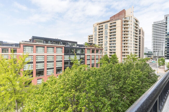 1550 Clarendon Blvd unit FL5-ID1024653P, Arlington, VA 22209 - photo 3