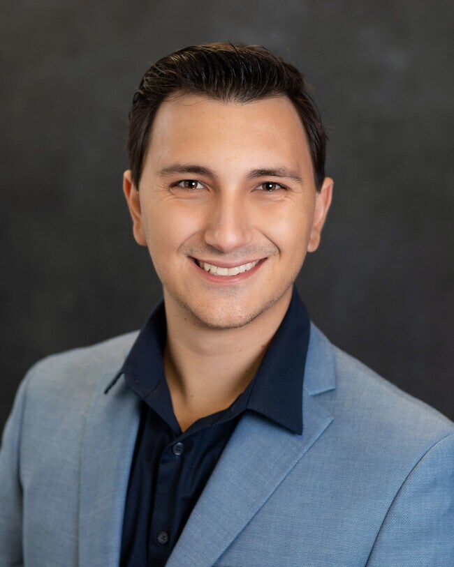 Agent Photo