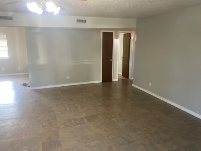 1813 N Chambers Ave, Claremore, OK 74017 - photo 2