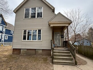 1700 N 36th St Unit Lower, Milwaukee, WI 53208