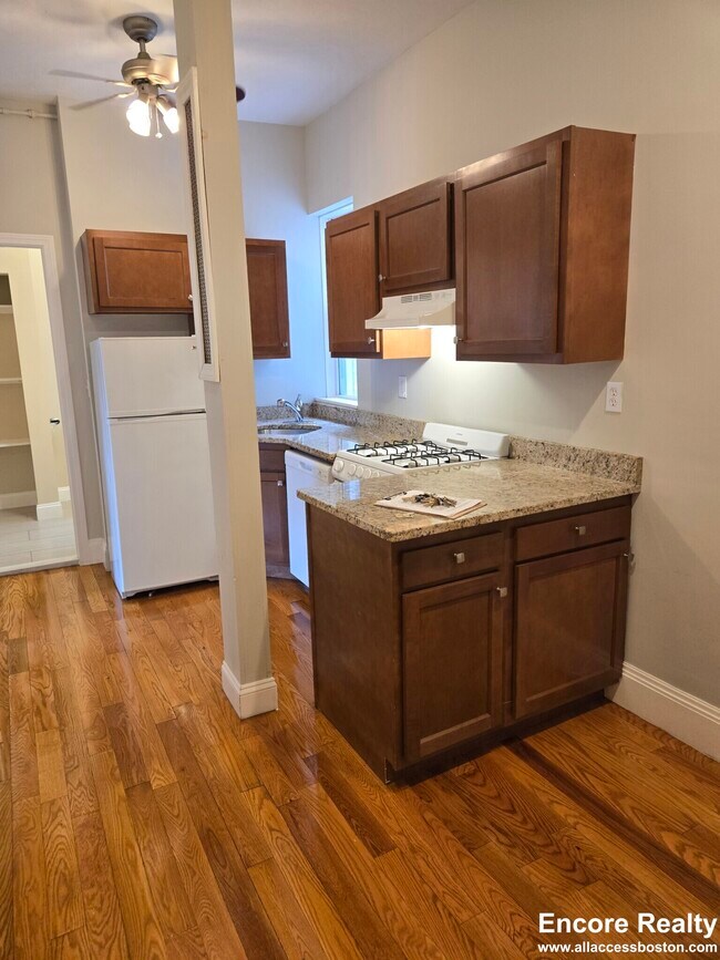 1189 Commonwealth Ave unit 9, Boston, MA 02134 - photo 7