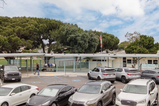 Seaside Elementary School in Torrance, CA offers grades K-5th.