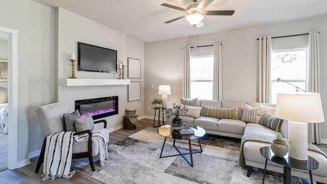 801 2nd St NE, Altoona, IA 50009 - photo 2