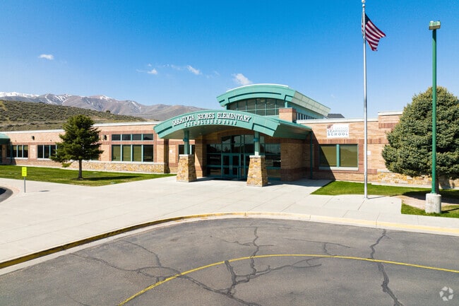 Saratoga Shore Elementary is a modern and spacious elementary school located in Saratoga Springs.