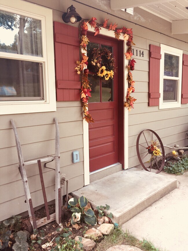 1114 W 17th St, Grove, OK 74344 - photo 5