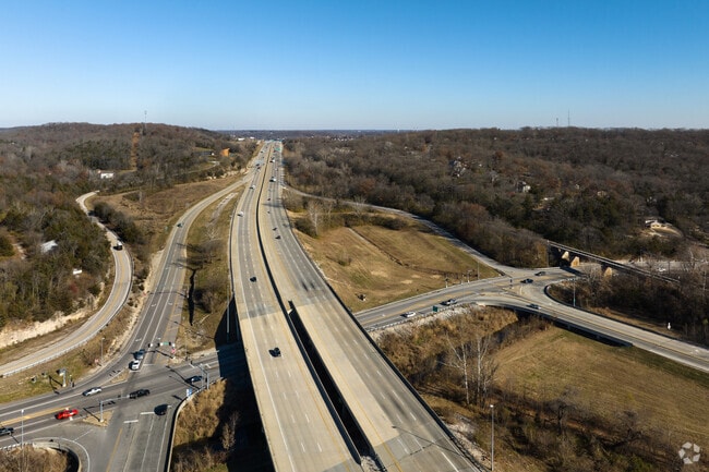 Barnhart sits along Highway 55 and Highway M providing convenient access to other areas.