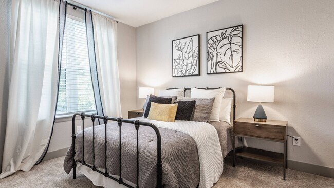 Lector 85, Ybor City, FL 33605 - photo 6