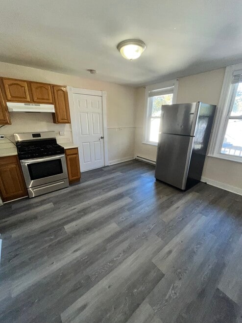 27 Denmark St unit 1, Worcester, MA 01605 - photo 1