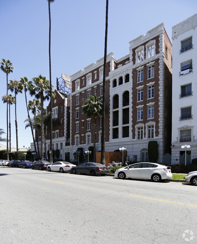 608 S St Andrews Place, Los Angeles, CA 90005