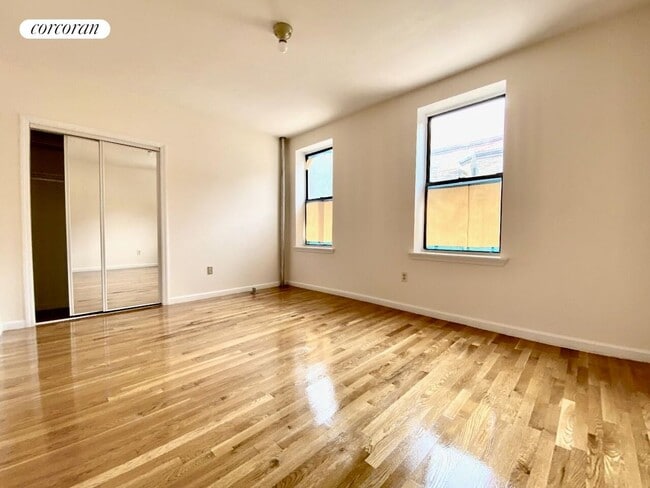 585 Isham St, New York, NY 10034 - photo 6