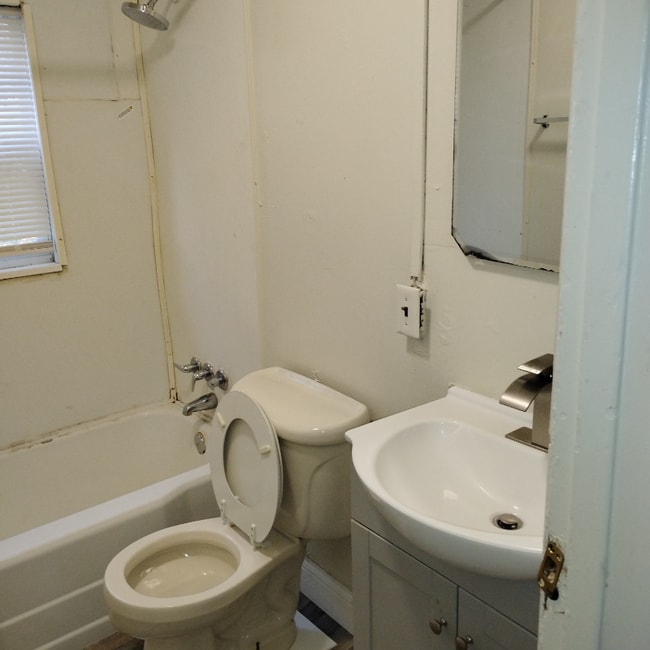 415 Smith St, Dayton, OH 45417 - photo 4