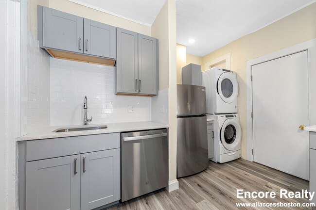 63 Fairbanks St unit 46-2, Brighton, MA 02135 - photo 4