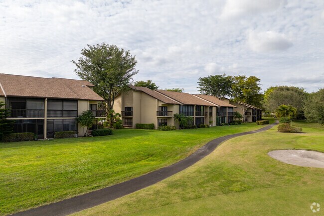 Low rise condominiums are the preferred way of living in Gleneagles.