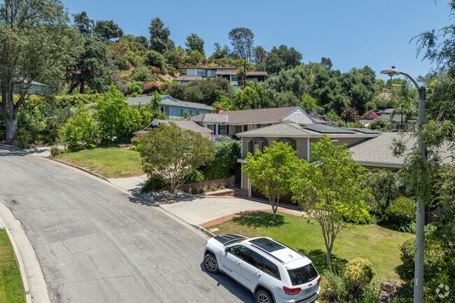 The hills of La Canada Flintridge are covered with various styles of homes.