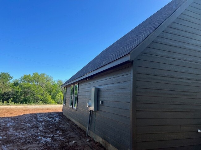 10733 Shady Oaks Dr, Bridgeport, TX 76426 - photo 2