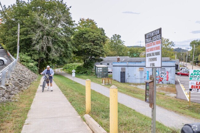 The Westmoreland Heritage Trail has easy access to the parking lot.