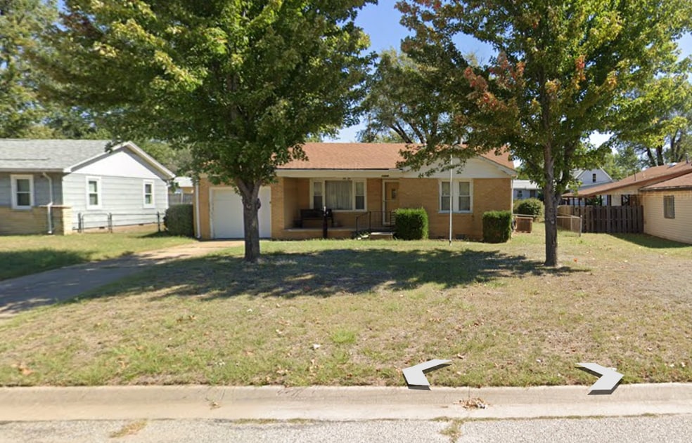 1308 N 11th St, Arkansas City, KS 67005 - photo 1