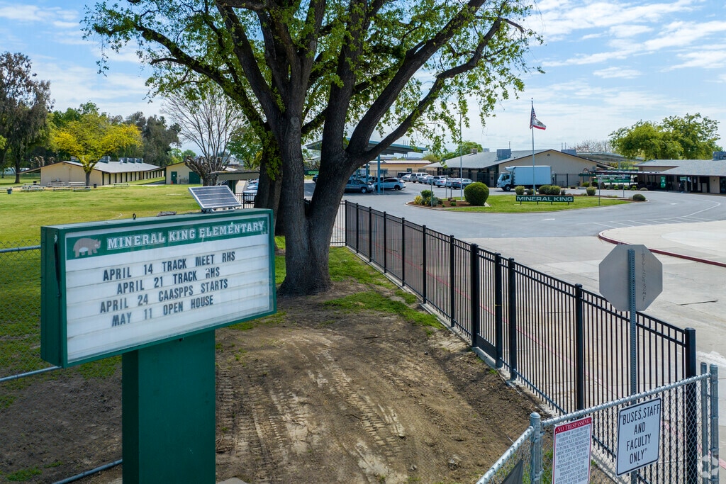 Young Packwood Creek Students Attend Mineral King Elementary School