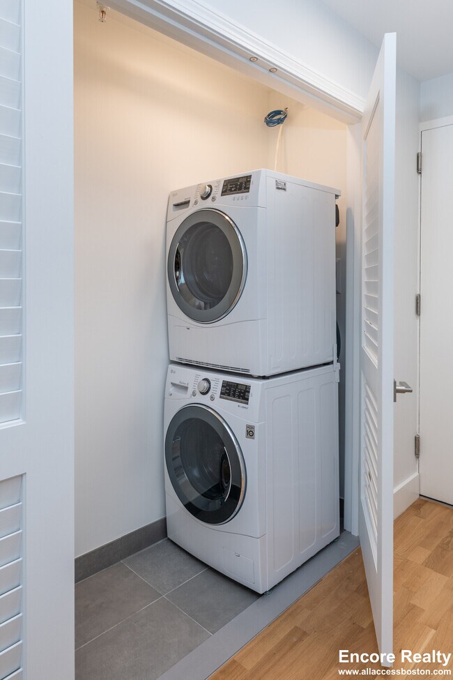 1410 Columbia Rd unit 711M, South Boston, MA 02127 - photo 5