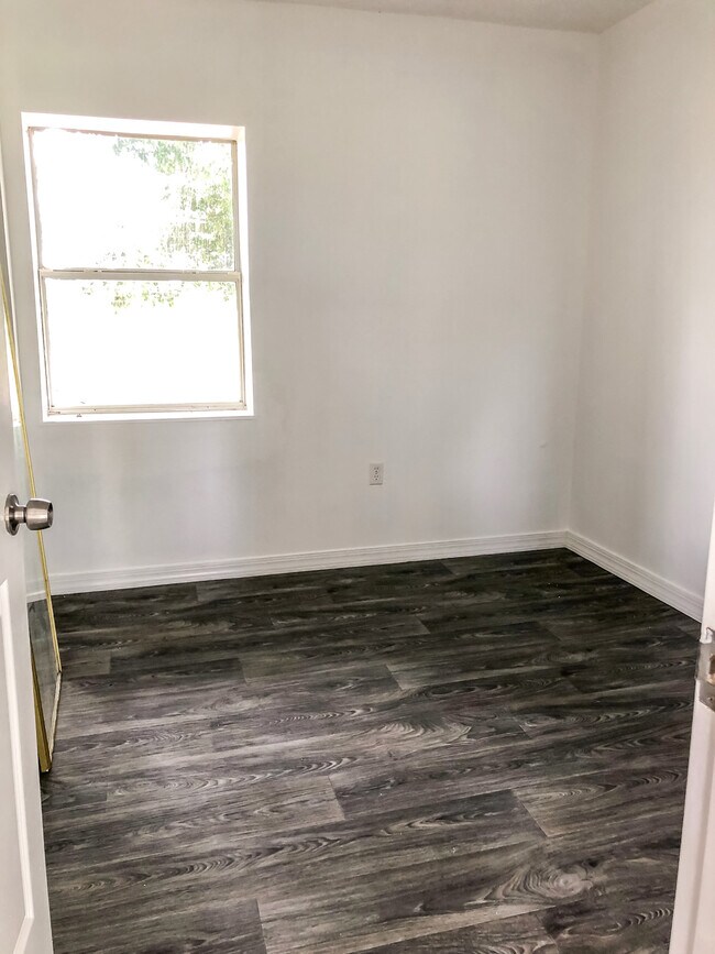 12838 Florida Ave, Astatula, FL 34705