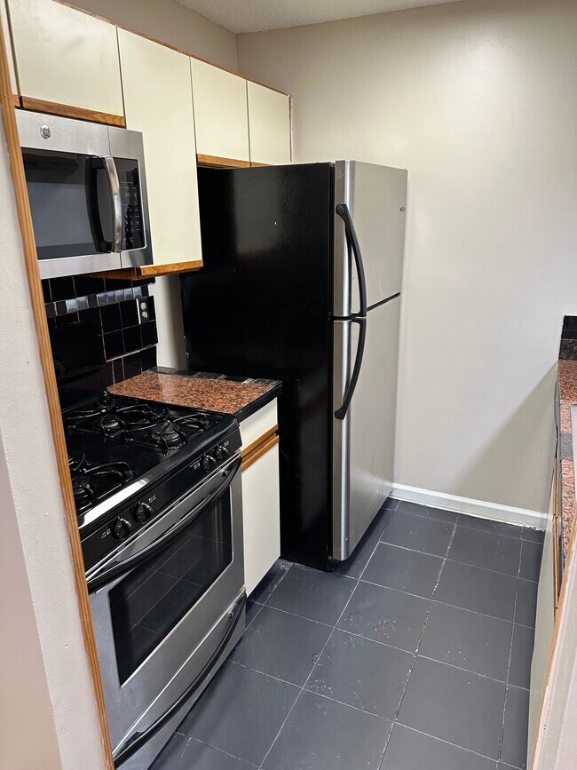 209 14th St NE unit 111, Atlanta, GA 30309 - photo 4