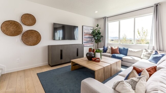 2014 E Swallow Dr, Eagle Mountain, UT 84005 - photo 4