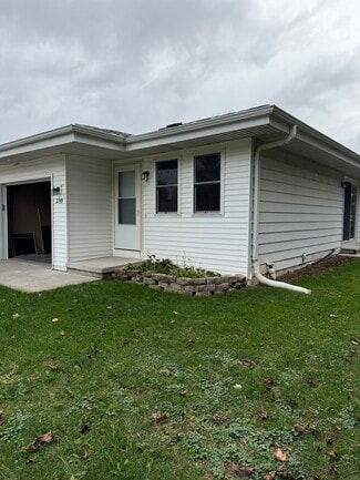 2749 W 8th St, Appleton, WI 54914