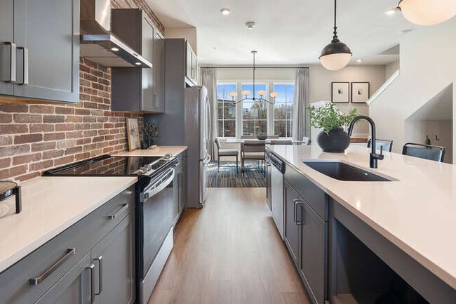 Stein Steel - Stack Quarters unit 8, Atlanta, GA 30316 - photo 5