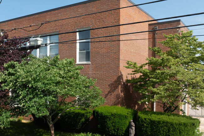 Book your parent-teacher introductory meetings at St. Joseph High School today.