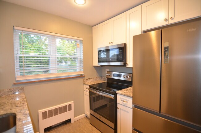 6834 Park Ave unit D, Cincinnati, OH 45236 - photo 5